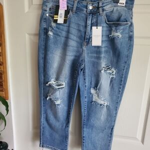 Judy Blue Light Blue Distressed Capri Jeans
